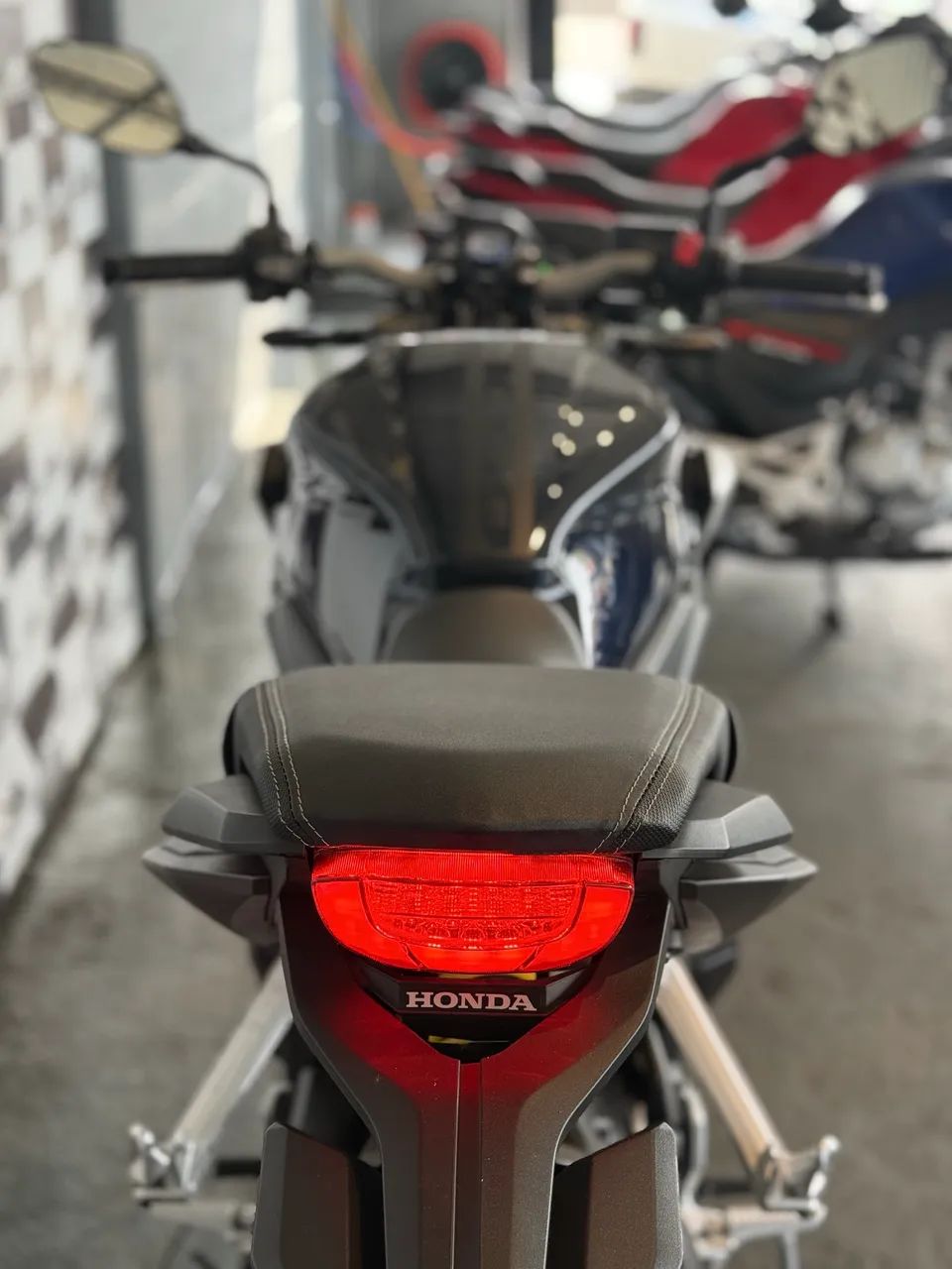 ? Cb 650r - Foto 5