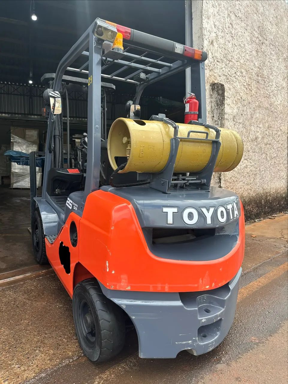 Empilhadeira Toyota 2.500kg Torre triplex 4,80mt - Foto 5