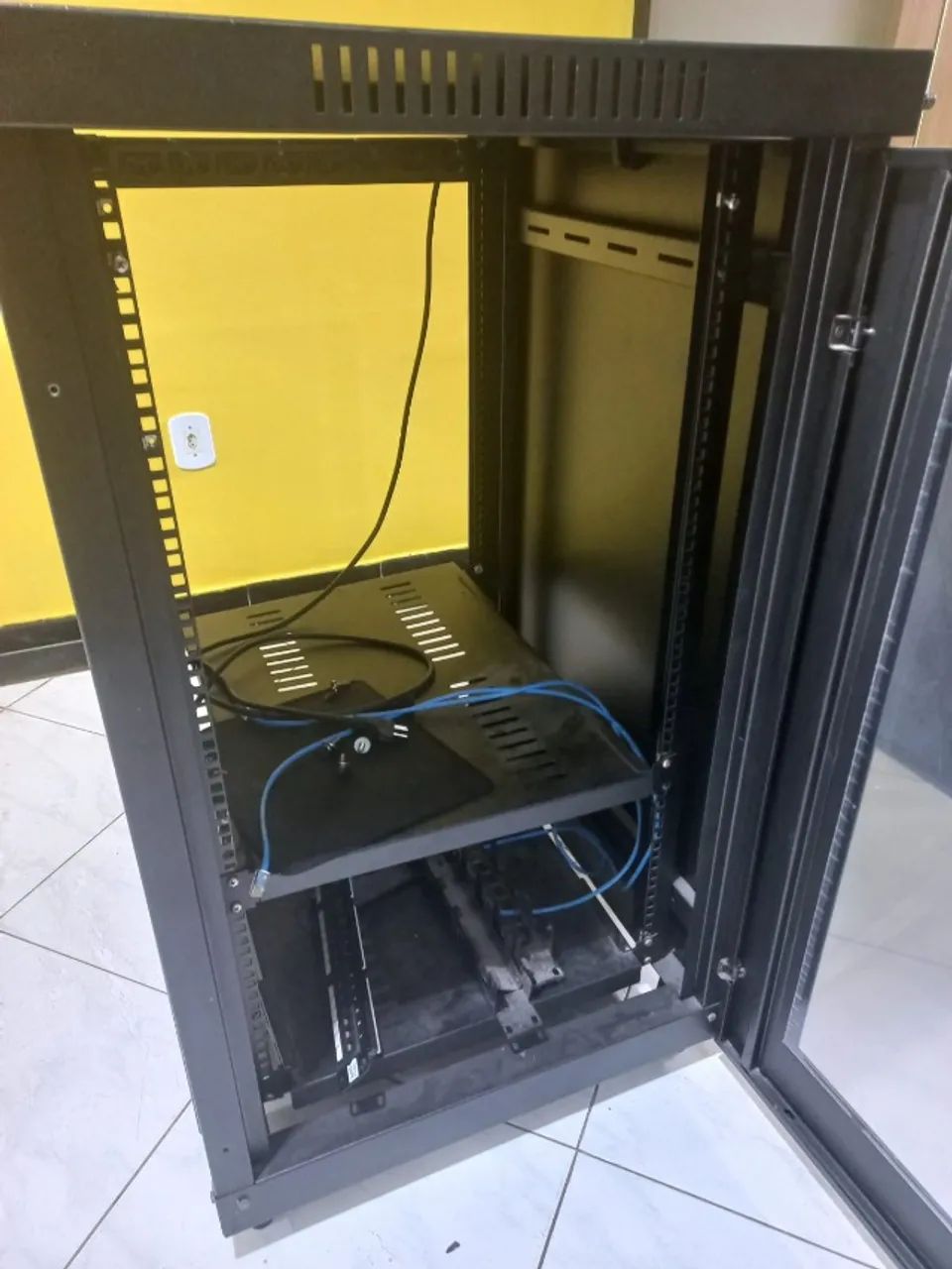 Rack para Servidor Piso - Usado  - Foto 3
