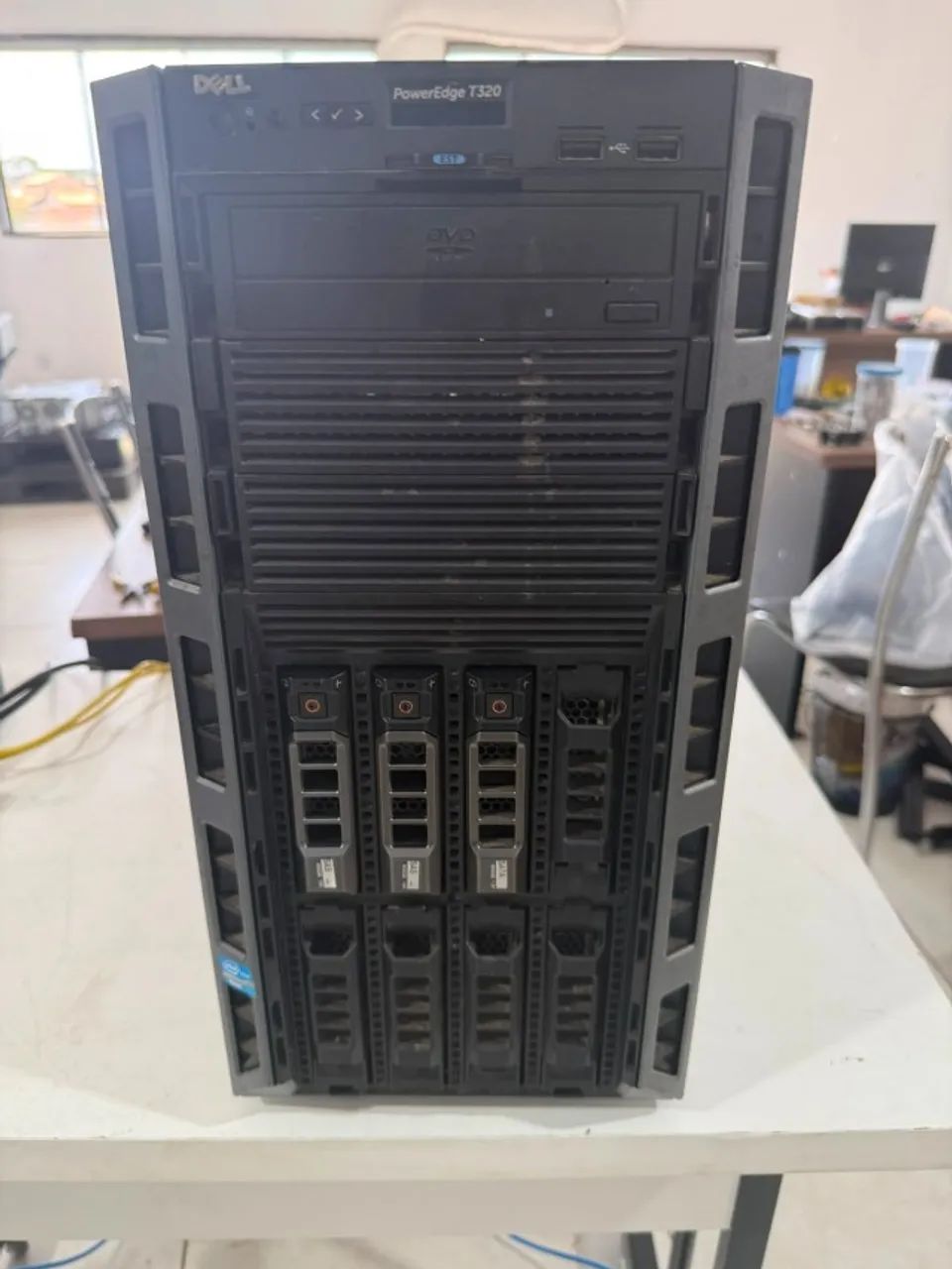 Servidor DELL T320 XEON E5 64 Gb de RAM 2 TB SAS