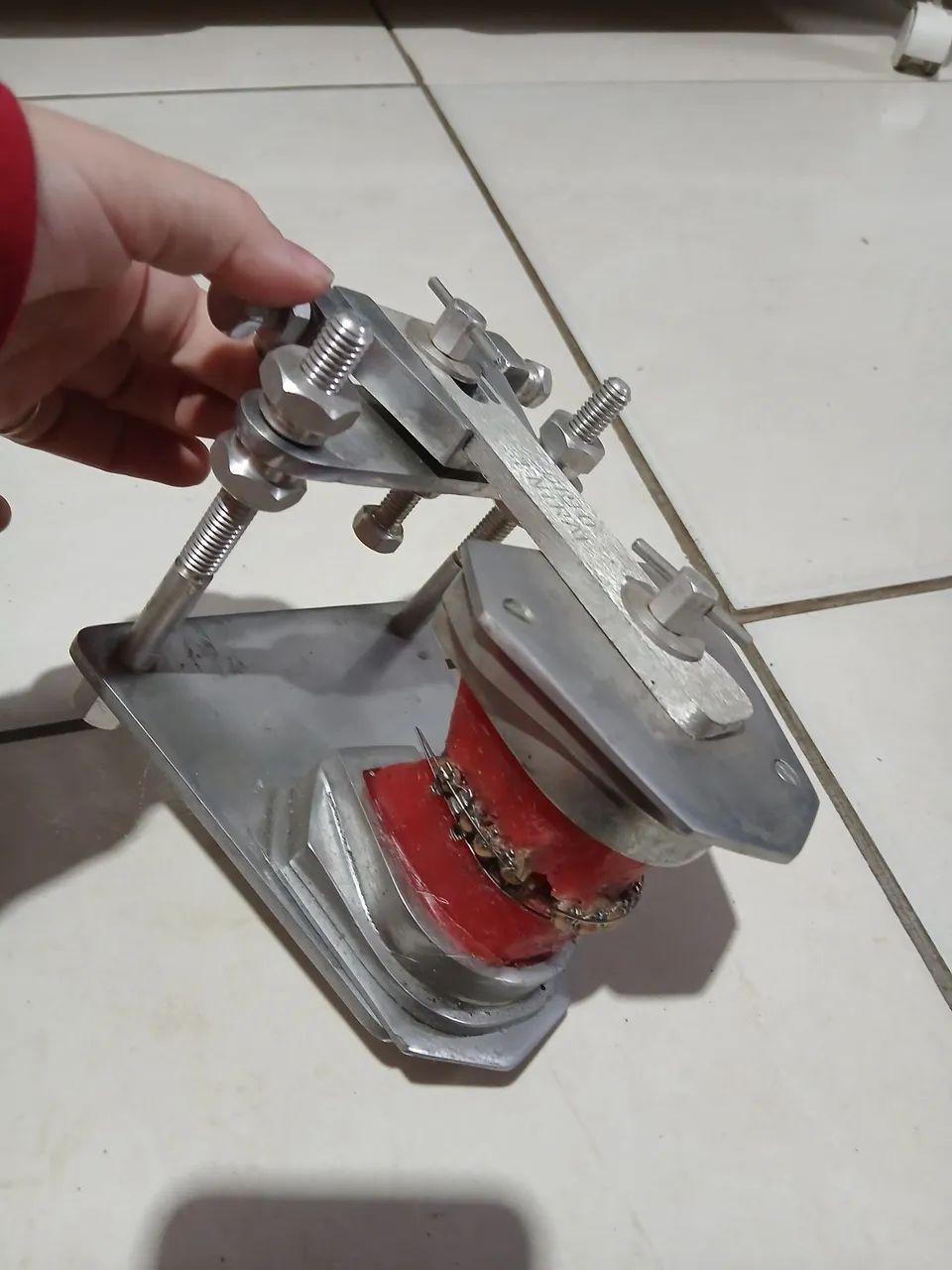 articulador odontológico com typodont.(marca orto central)