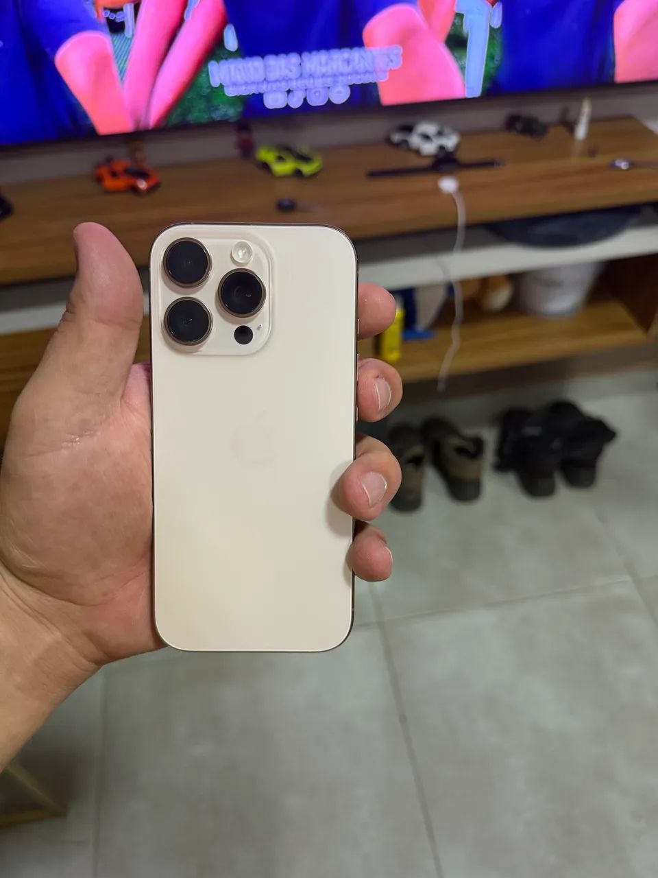 Vendo 2 iPhones 16 pro  valor 5.000,00 cada - Foto 5