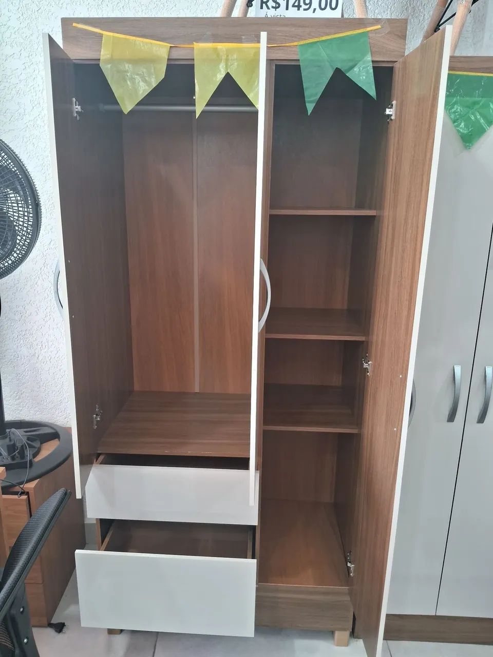 Guarda roupa multiuso 3 portas 