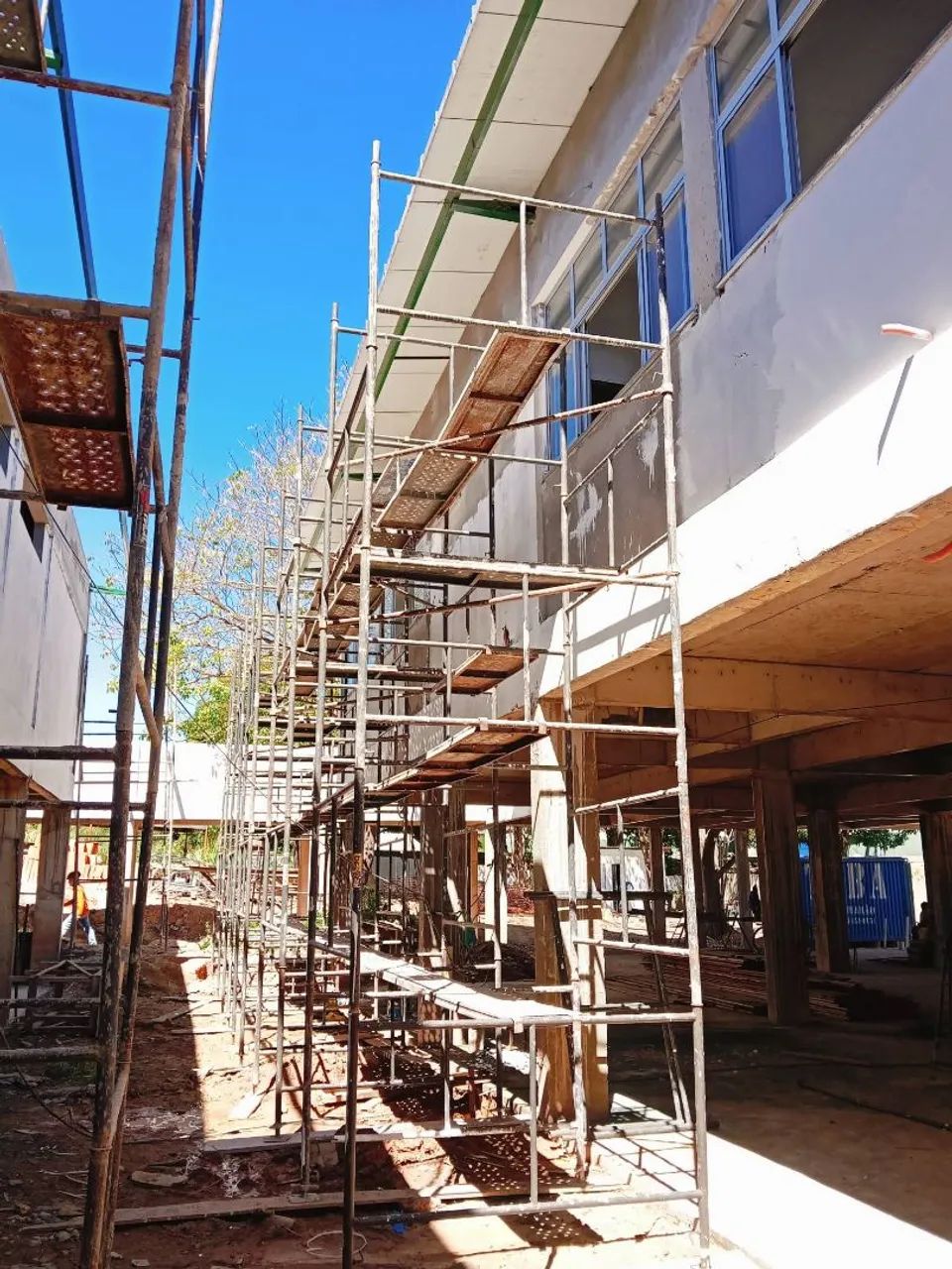 Preciso de 2 ajudantes de obra - Foto 3