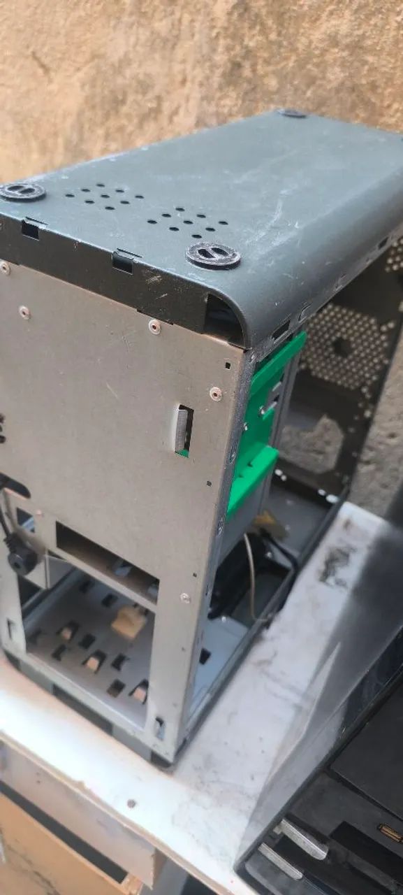 Retirada de peças computador  - Foto 2