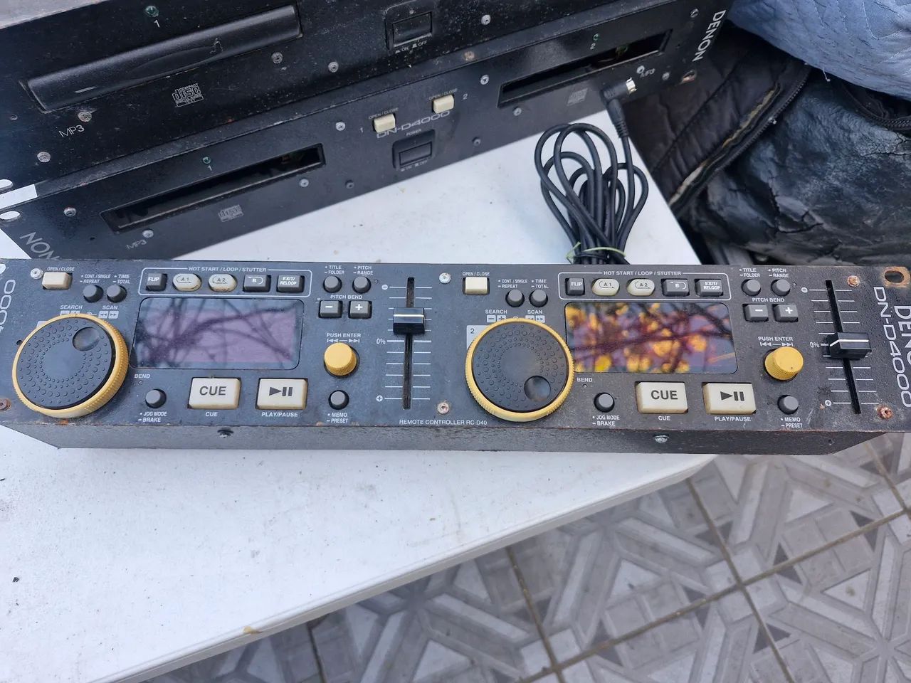2 cd Denon dn4000 com defeito 
