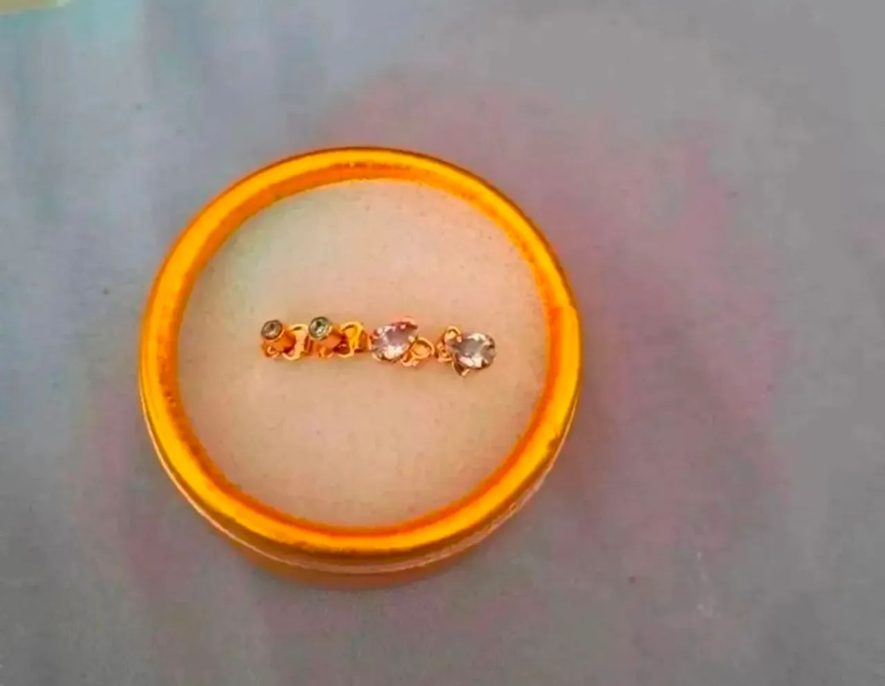 Vendo 2 brincos da rommanel com zirconia
