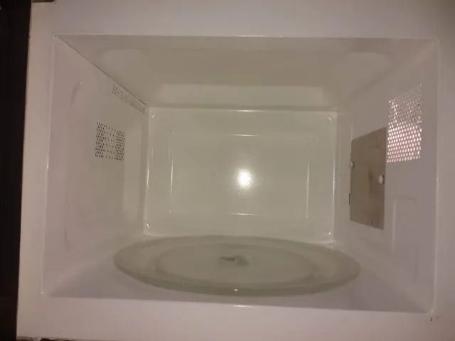 Microondas Electrolux 20L Conservado - Foto 5