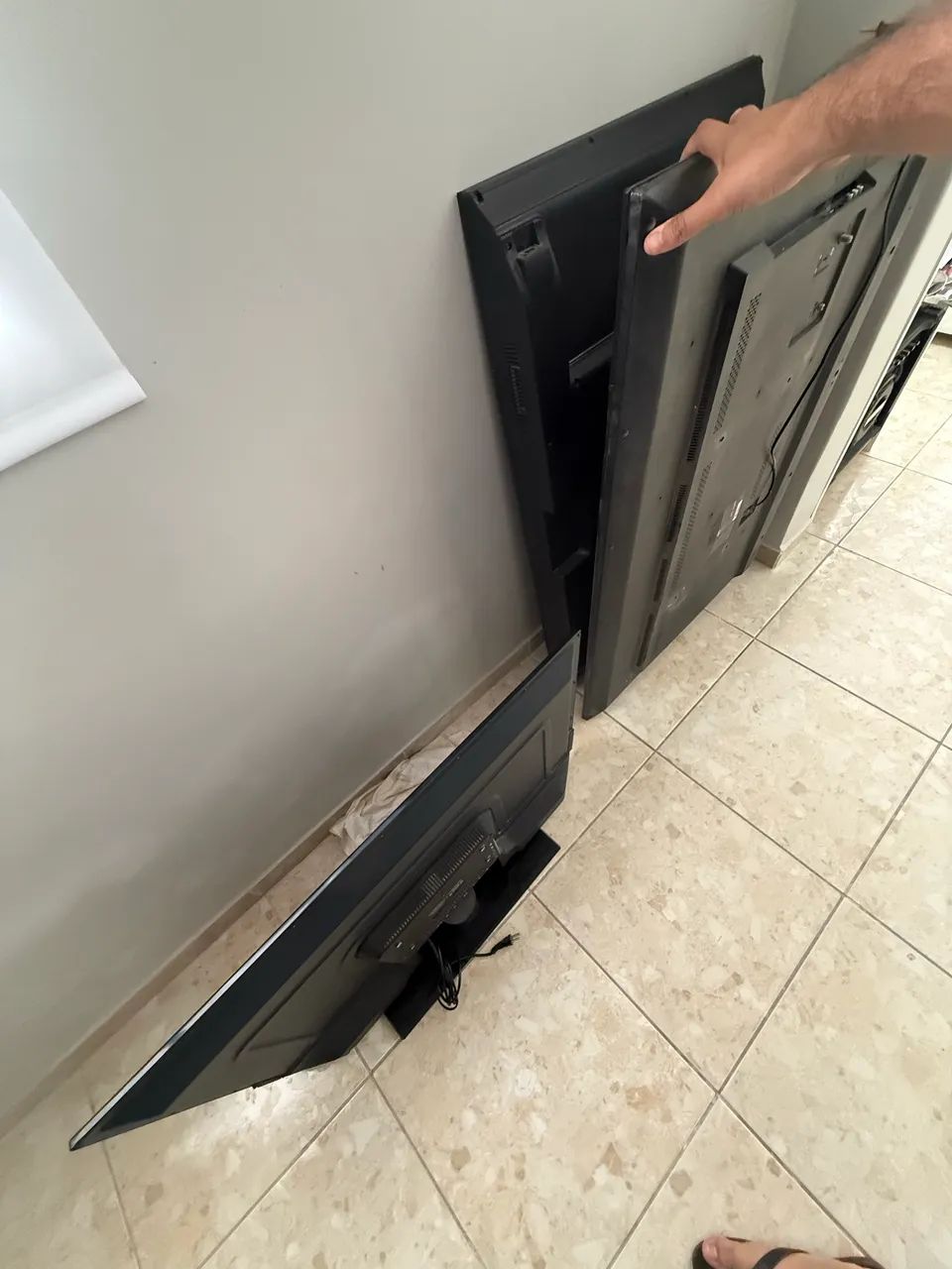 3 TVs retirada de peças  - Foto 2