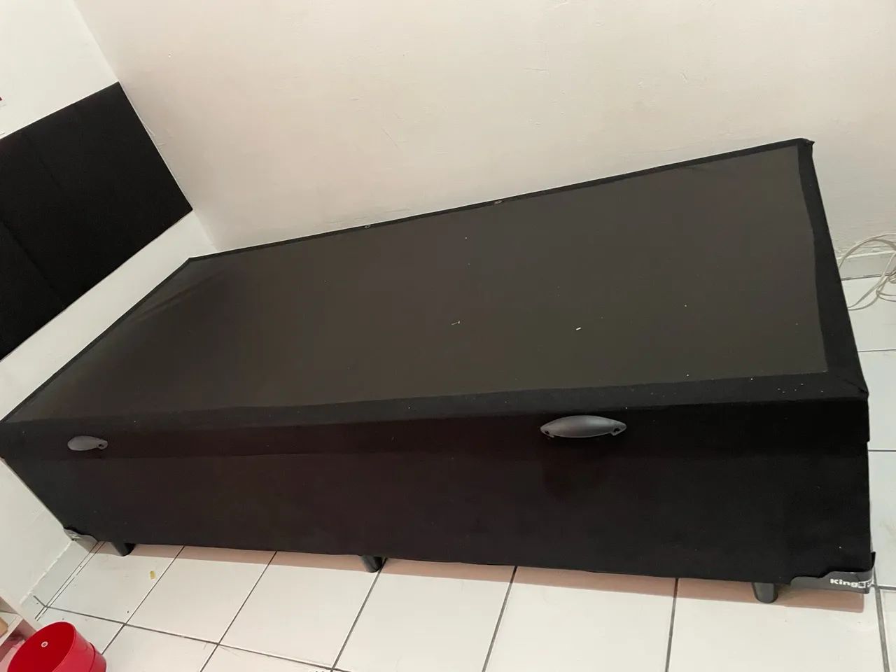 Box solteiro com Baú 