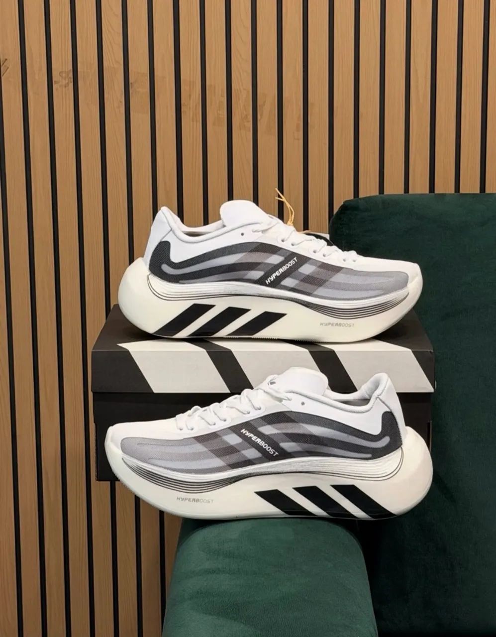 ADIDAS HYPERBOOST BRANCO IMPORTADO (38 ao 43) - Foto 2
