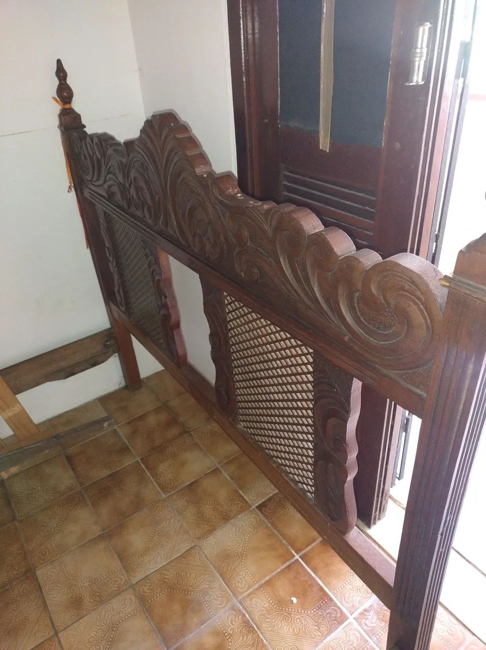 Cama de madeira 