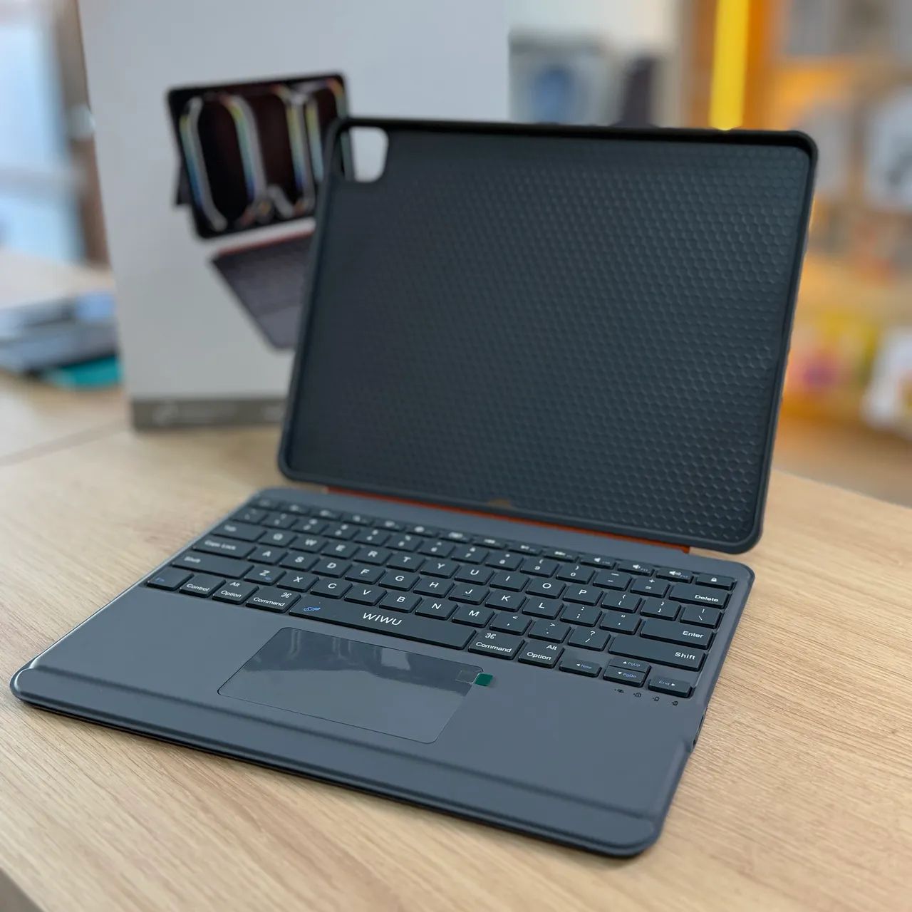 IPAD PRO 12.9 POLEGADAS CAPA MAGNÉTICA COM TECLADO  - Foto 2