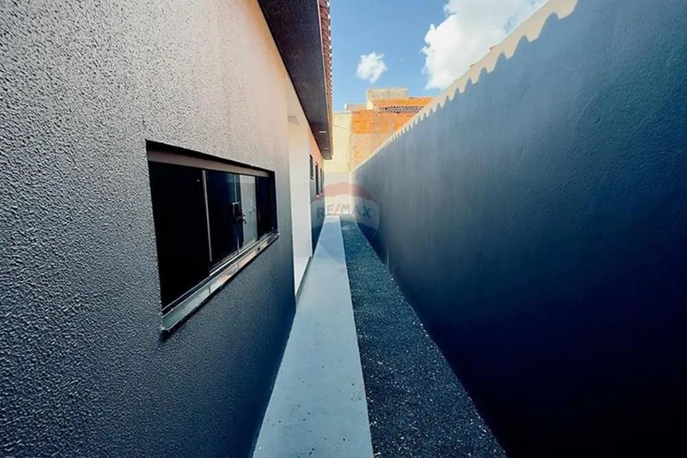 Casa moderna com 2 quartos, garagem para 2 carros e ótimo potencial de ampliação - Foto 2