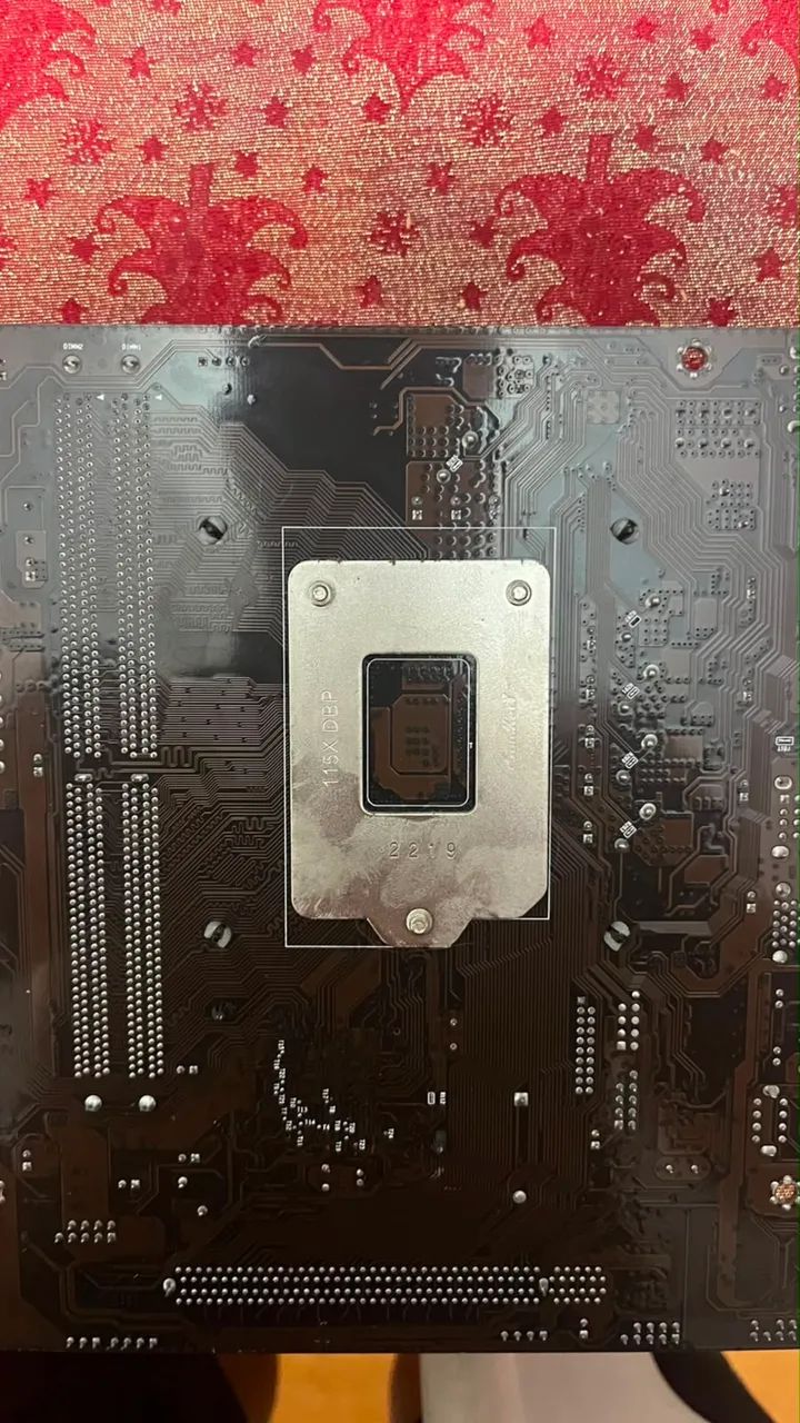Placa mãe com cooler (com defeito)