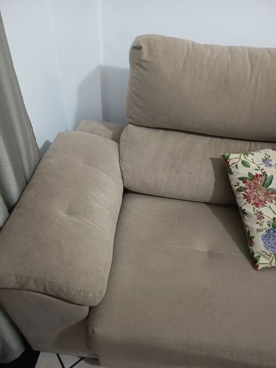 Sofá 4 lugares.bem conservado.sem.nenhum detalhes. - Foto 6