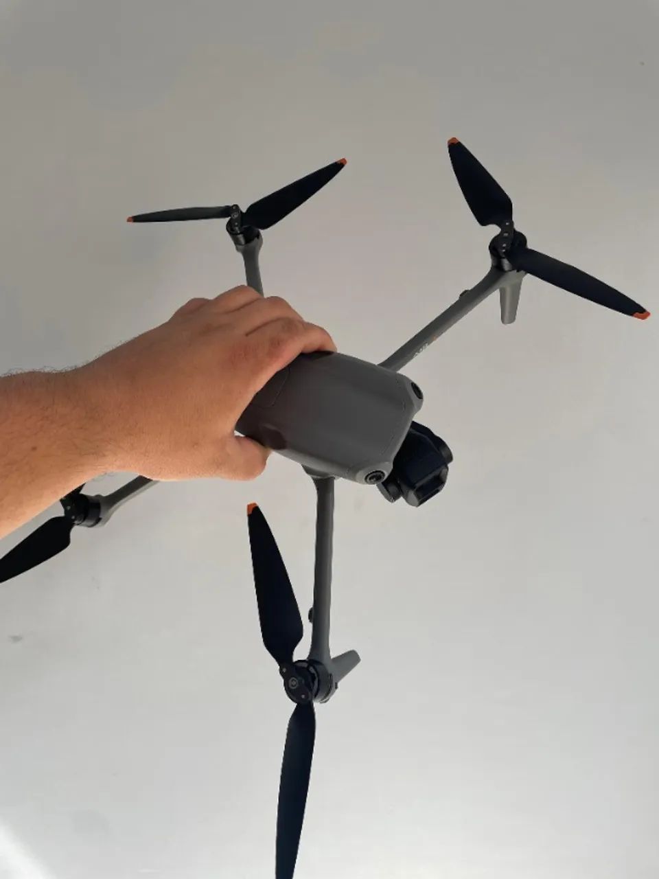 DRONE DJI AIR 3 FLY MORE COMBO + ACESSÓRIOS - Foto 2