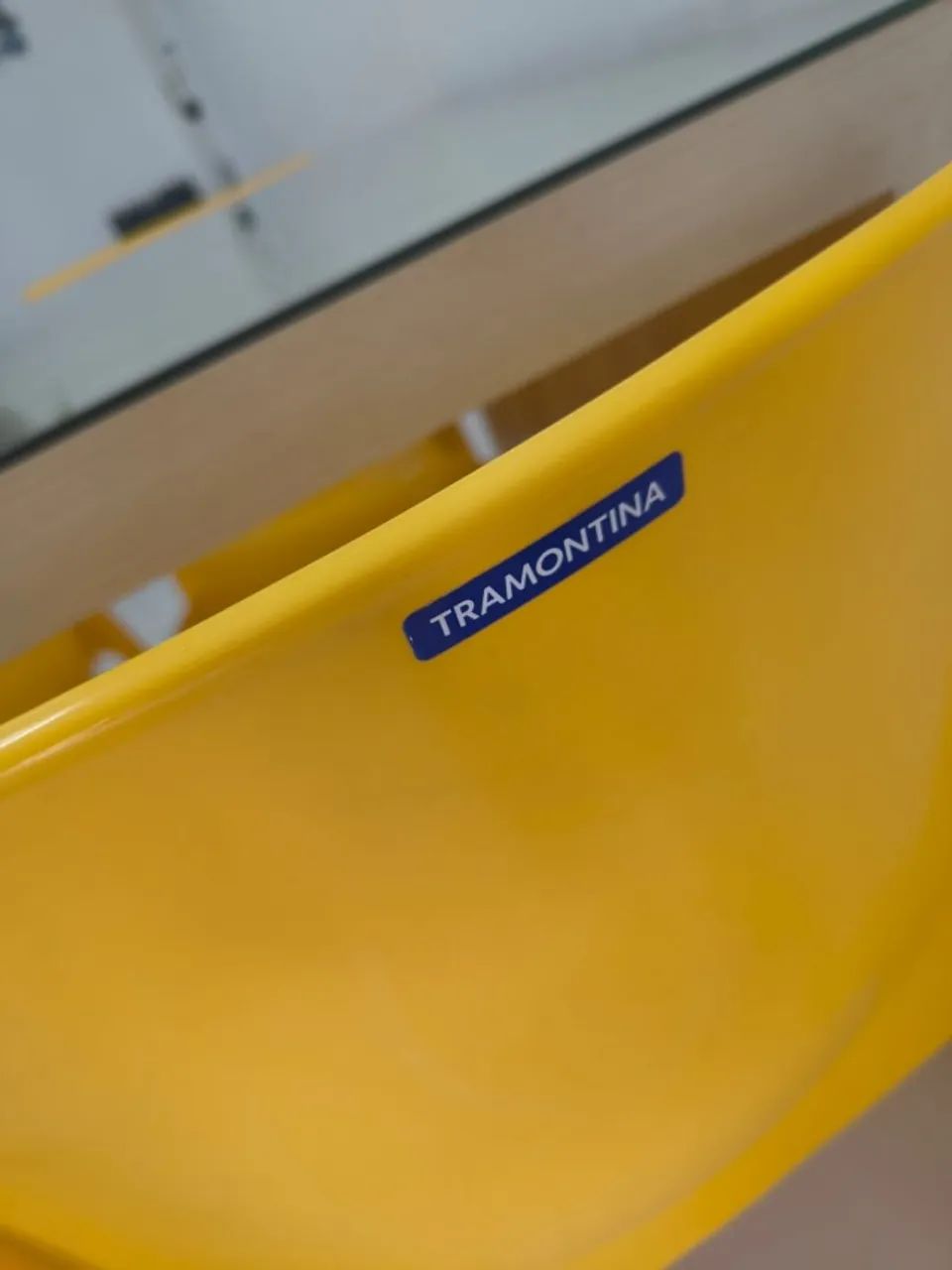 mesa com tampao de vidro + 4 cadeiras tramontina - Foto 3