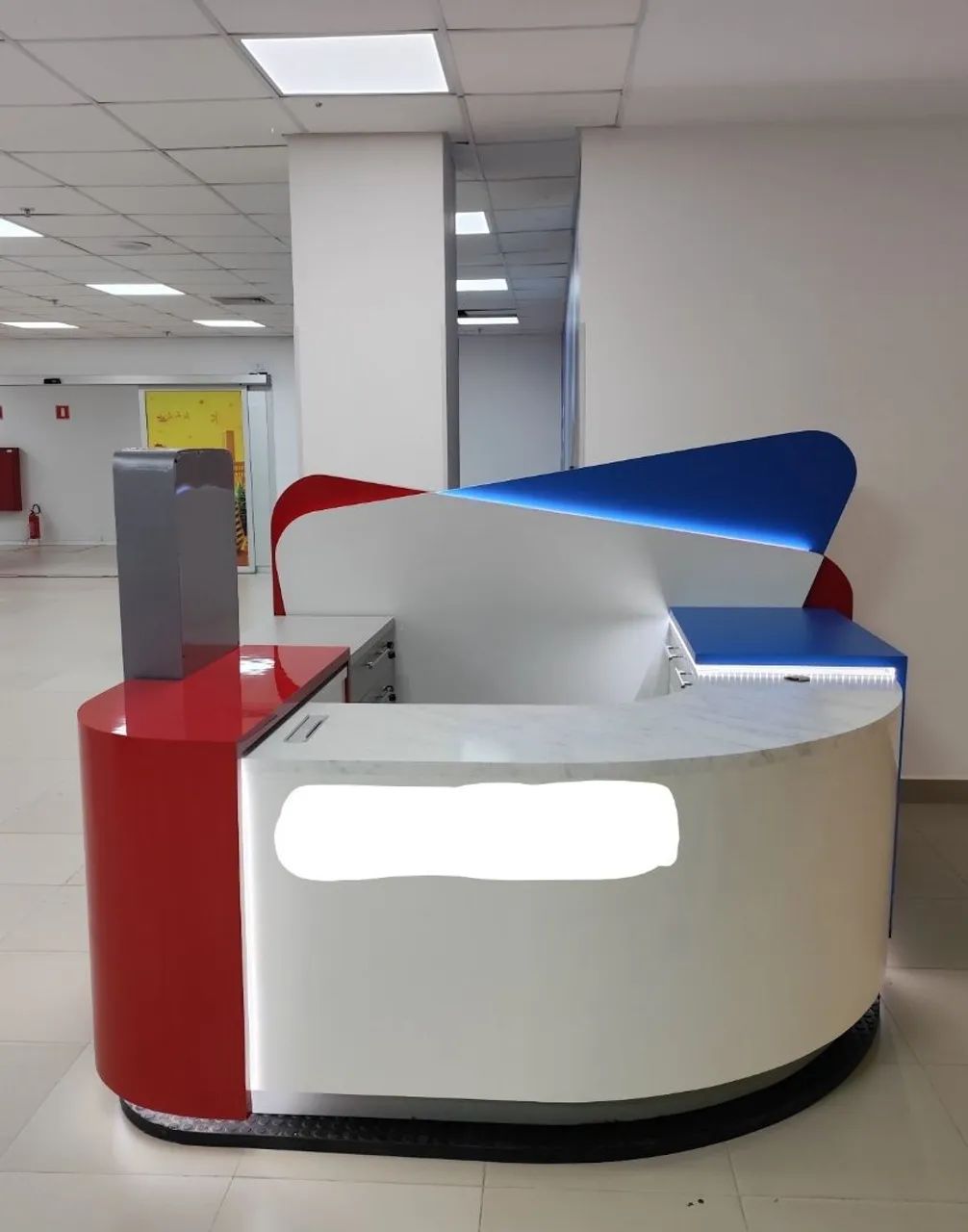 Balcão de atendimento e serviços 