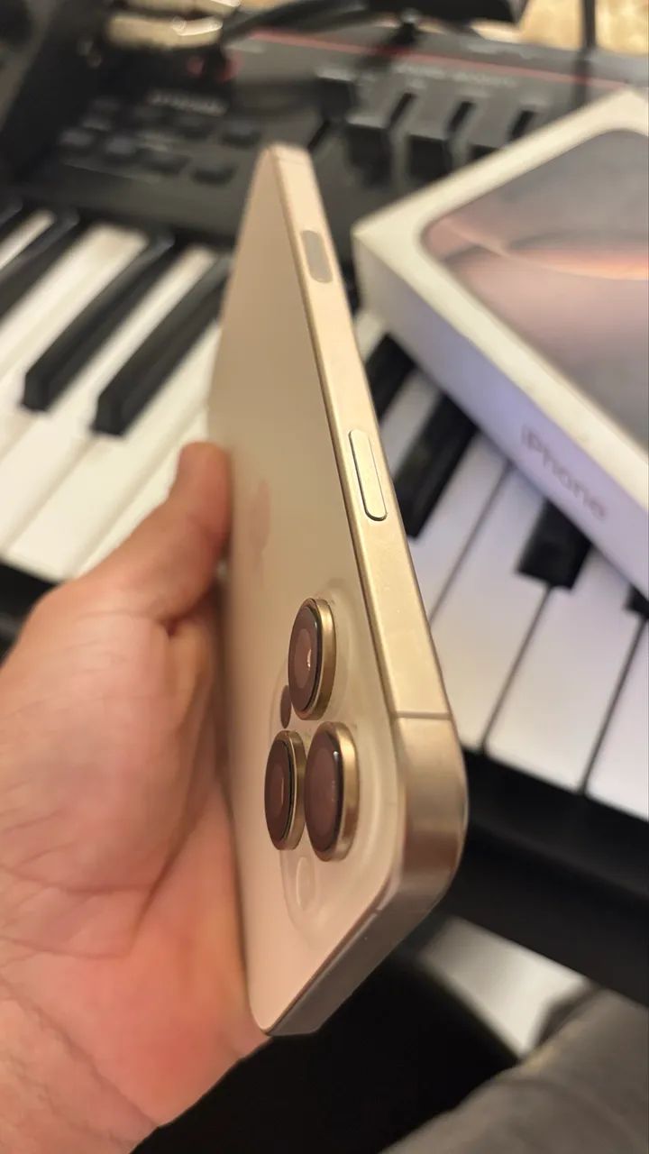 iPhone 16 pro Max 256 - Foto 5