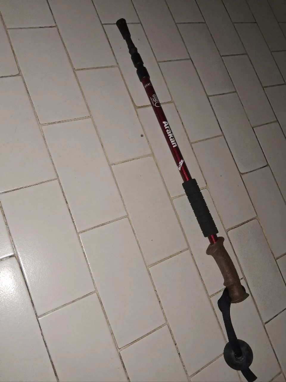 Bastão de caminhada Arakan, perfeito para suas aventuras ao ar livre! Leve, resistente ___ - Foto 4