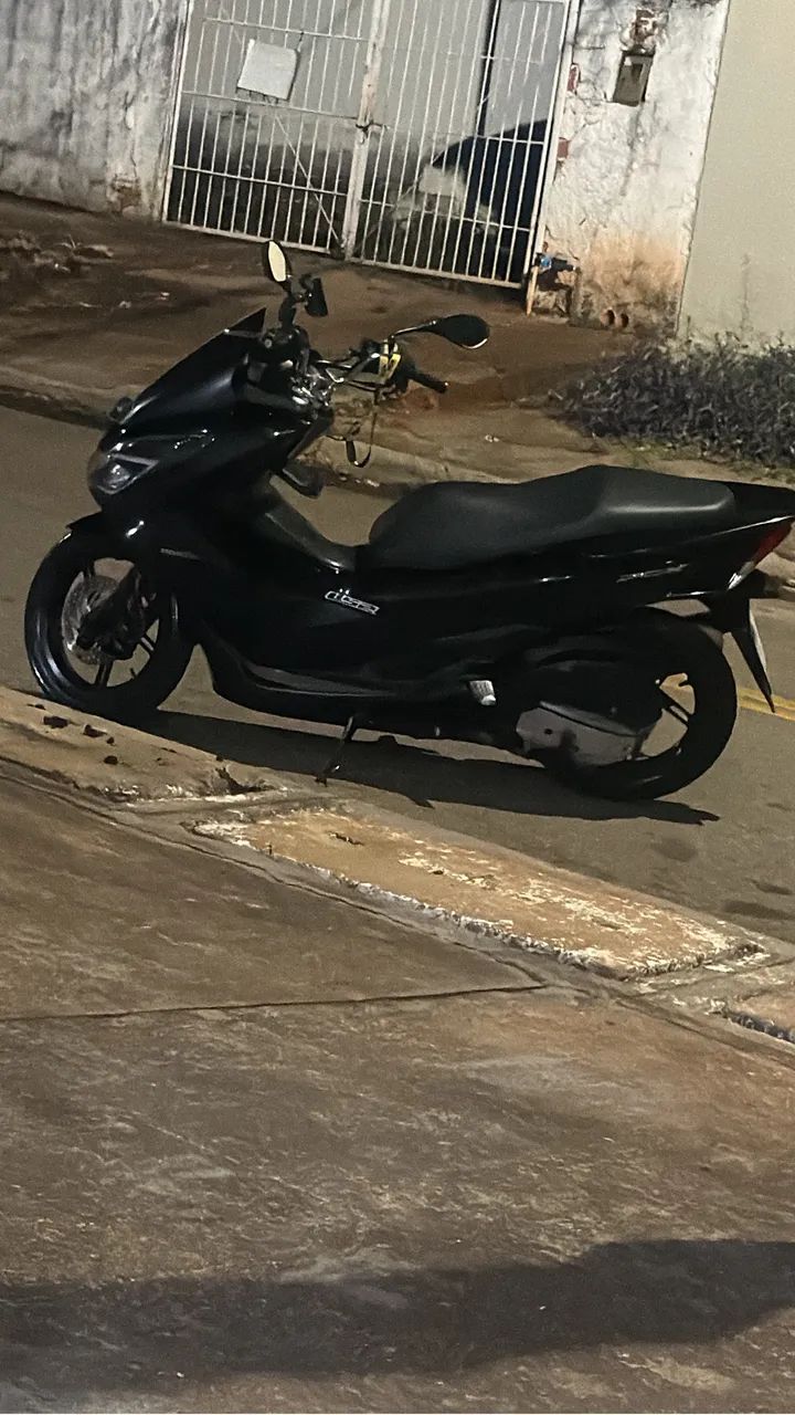 Pcx 2016 preta Honda 