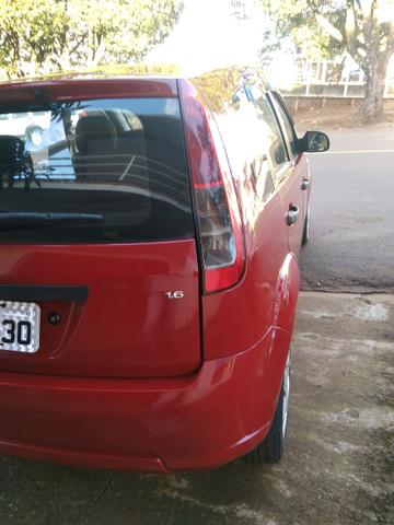 Fiesta Hatch1.6 completo (barbada) abaixo da tabela fipe - Foto 4