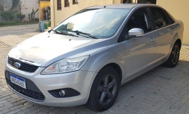 Focus sedan 2.0 automático 20009