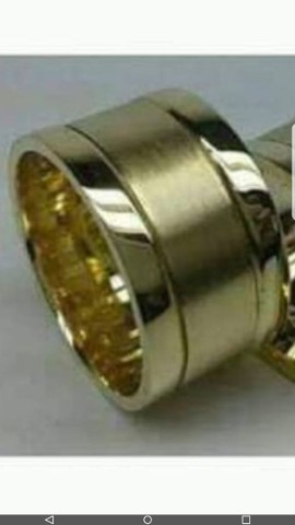 <br>Aliança Moeda Antiga fosqueada c friso duplo e forro anatômico aço cirúrgico anatômico. 