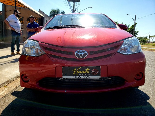 TOYOTA ETIOS XS 1.5 COMPLETO BAIXO KM