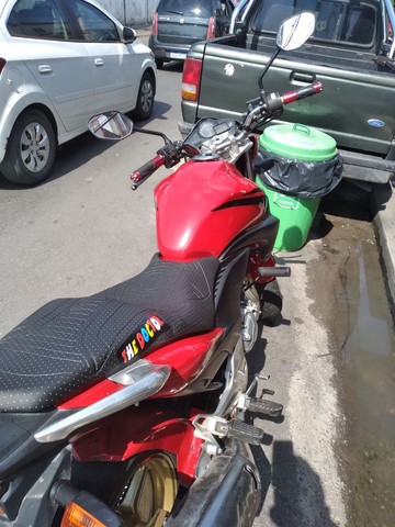 MOTO CB 300 2010