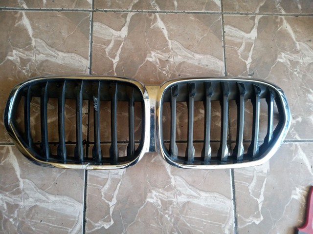Grade Bmw X1 2020 2021 (detalhe )