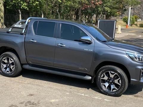 TOYOTA HILUX BR 2.8 SRX 4X4 CD 16V DIESEL 4P AUTOMÁTICO