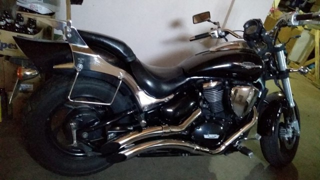 MOTO SUZUKI BOULEVARD 600