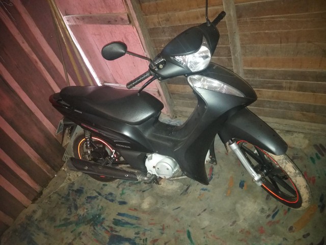 VENDE-SE BIZ 125 MUITO BEM CONSERVADA