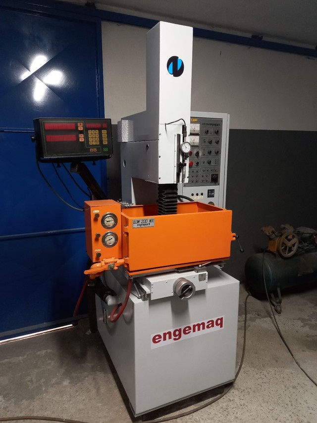 ELETROEROSÃO  ENGEMAQ/ EDM-200  MX - Foto 4
