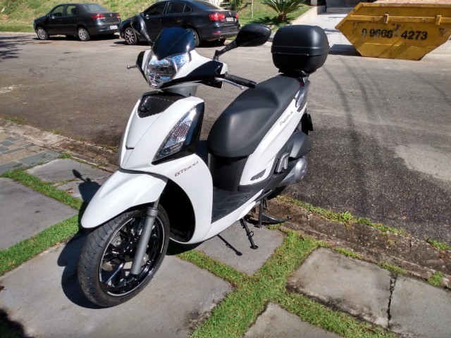 VENDO SCOOTER KYNCO MUITO NOVA