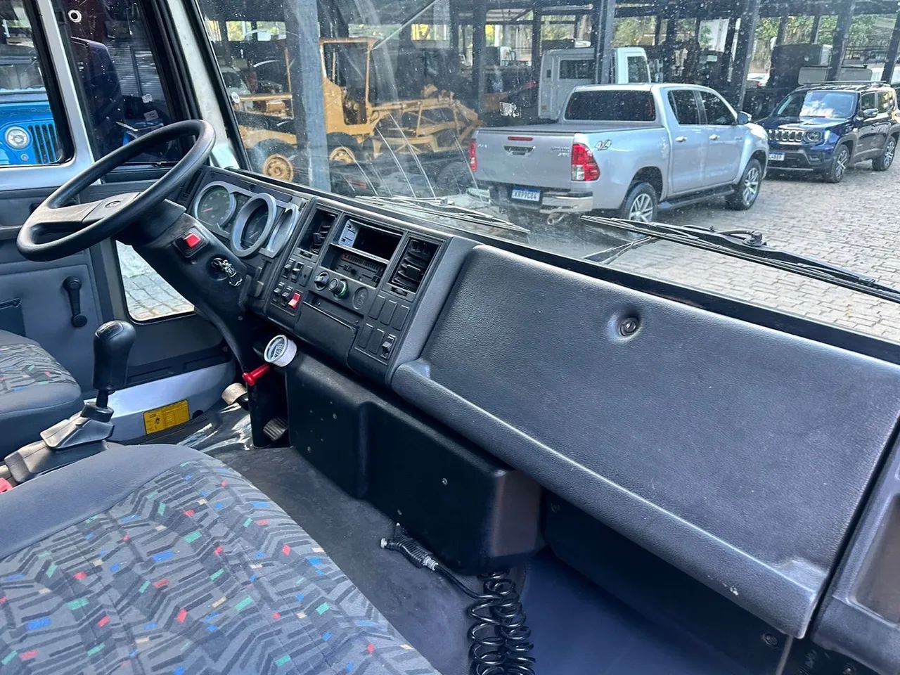 FORD CARGO 815 BAÚ  - Foto 12