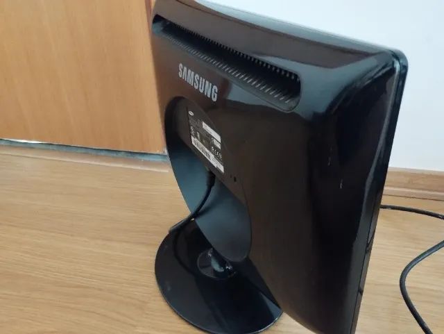 Monitor SAMSUNG NW 17" (VGA) - Foto 2