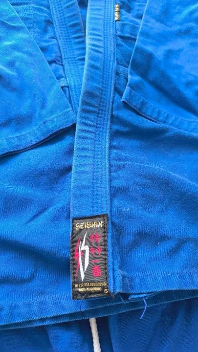 "Pronto para a Luta? Seu Quimono Azul te Espera!"<br> - Foto 2