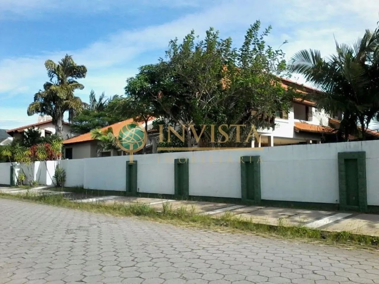 À venda | 800 m², 7 quartos e 10 vagas - Santa Mônica, Florianópolis.