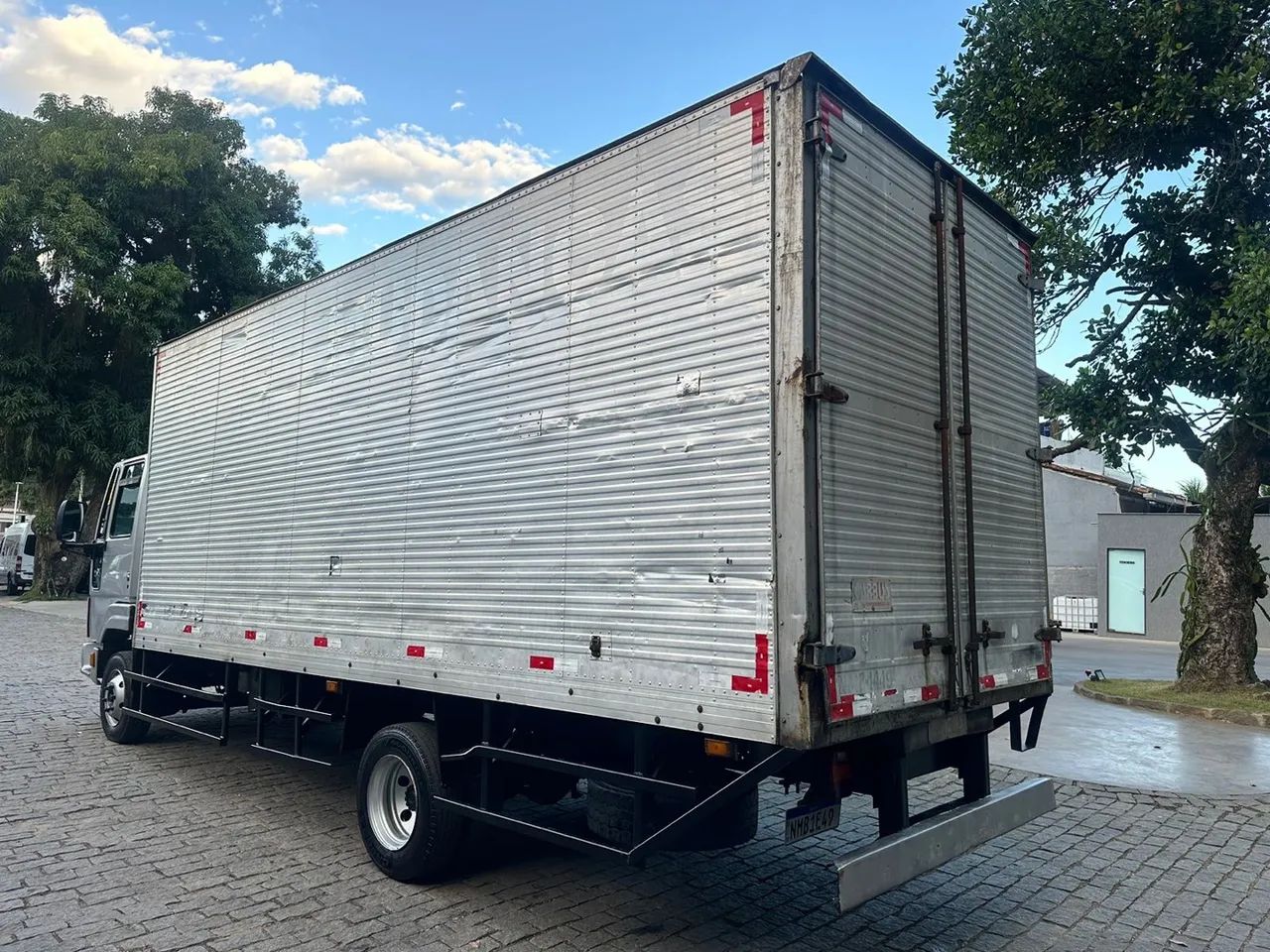 FORD CARGO 815 BAÚ  - Foto 4