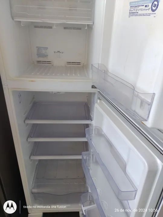 REFRIGERADOR ELECTROLUX DF 35A 220V - Foto 3