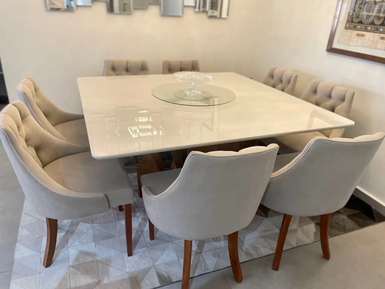 Mesa de jantar com 8 poltronas