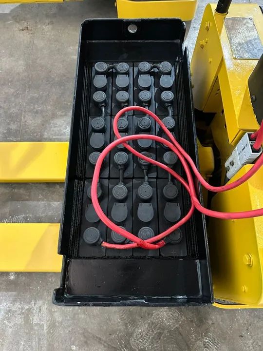 Transpaleteira eletrica Hister 2.700kg - Foto 3