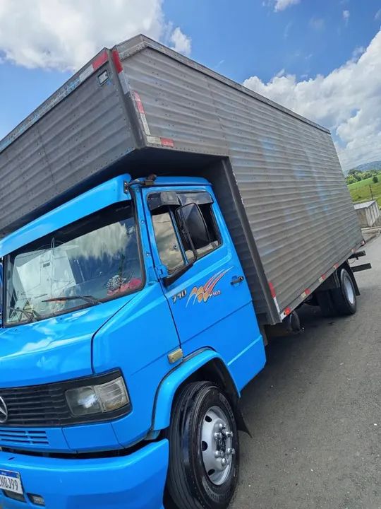 Mercedes bens 710 ano 2000 no bau filé calçada de pneus... - Foto 2