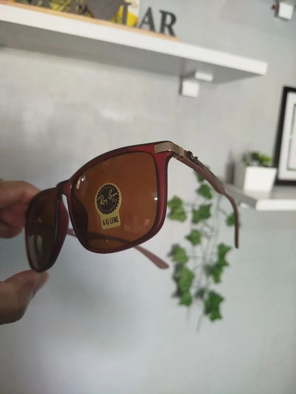 Óculos de Sol Ray-Ban - Estilo e Proteção - Foto 2