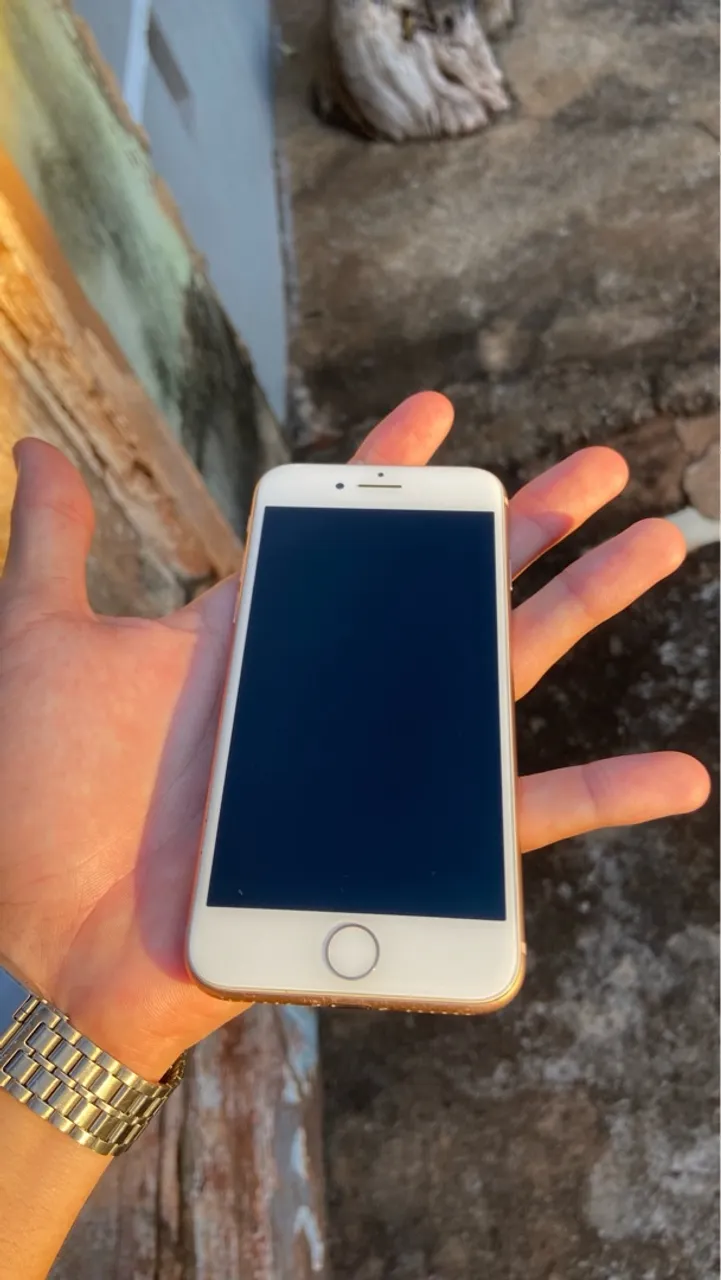 IPHONE 8