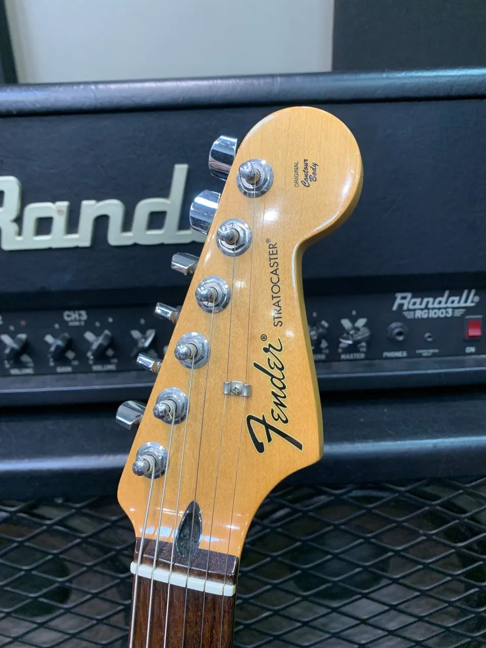 Fender standard - Instrumentos musicais - Química, Barra do Piraí ...