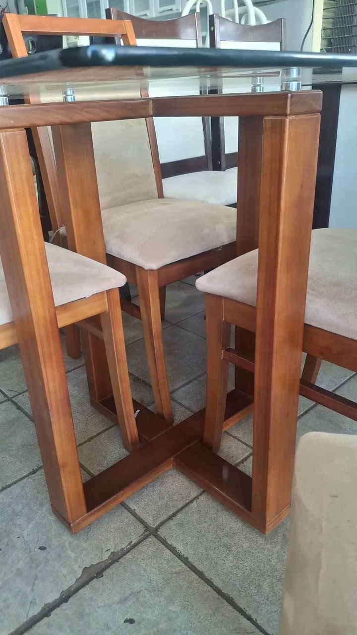 MESA DE MADEIRA COM TAMPO DE VIDRO SEMI-NOVA - Foto 4